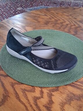 Dansko Black Suede Knit Athleisure Gorpcore Comfort Mary Jane Sneakers Size 41